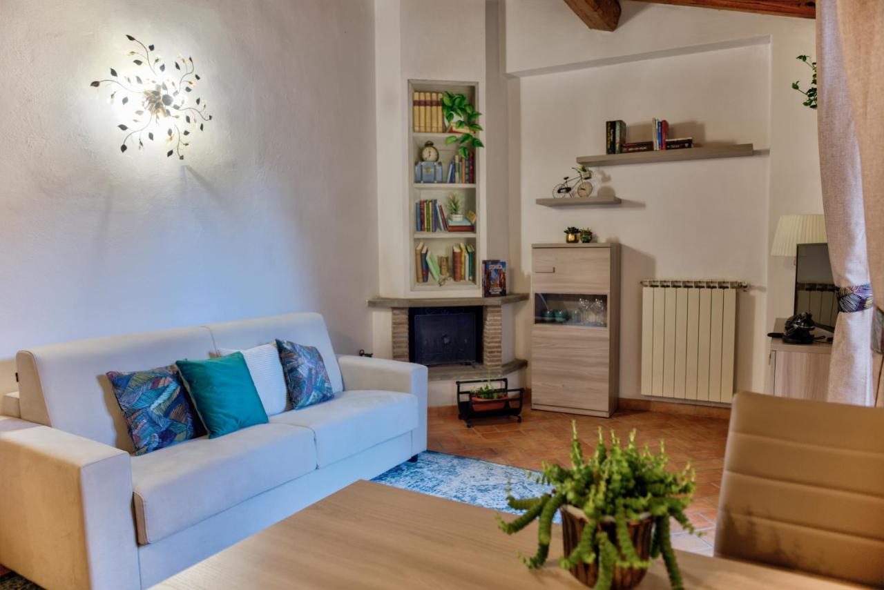 Al Corso - Casa Vacanze กัมปาญญาโน ดิ โรมา ภายนอก รูปภาพ
